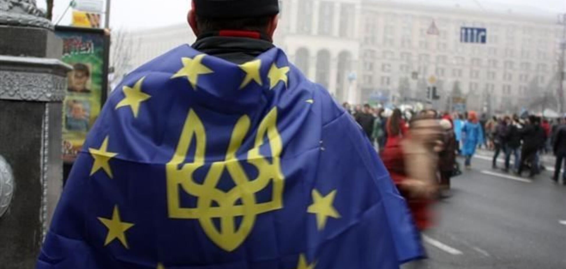 Участники Евромайдана поскандалили из-за дождевиков