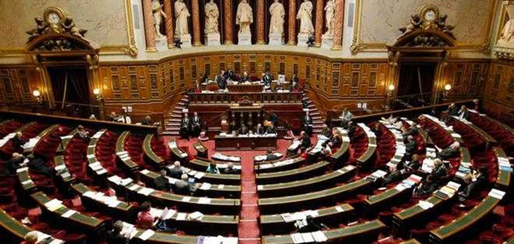 Сенат Франции проголосовал против 'налога на роскошь'