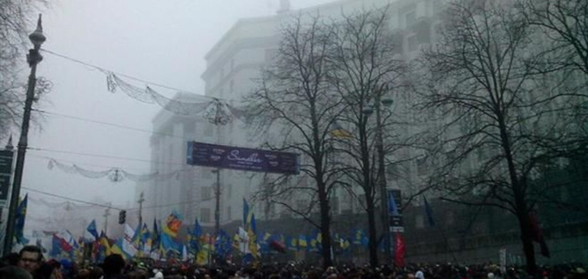 Участники Евромайдана придумали способ согреться