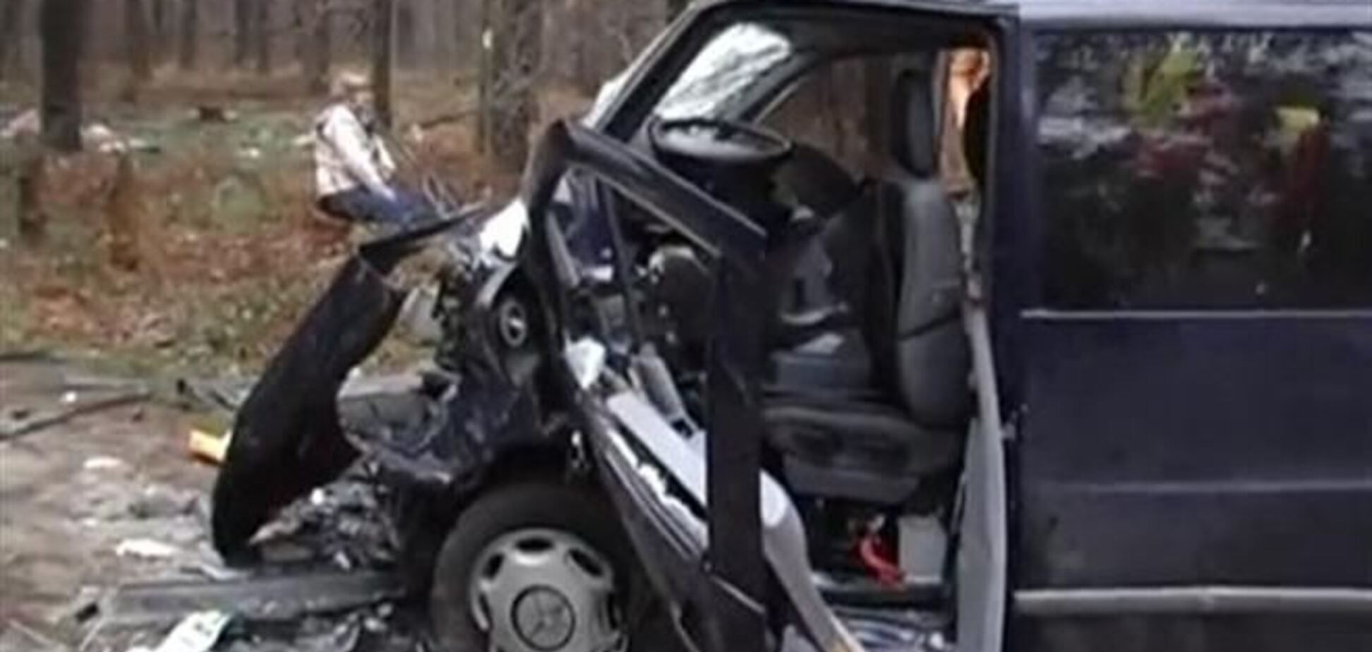 На Киевщине иномарка врезалась в микроавтобус со школьниками