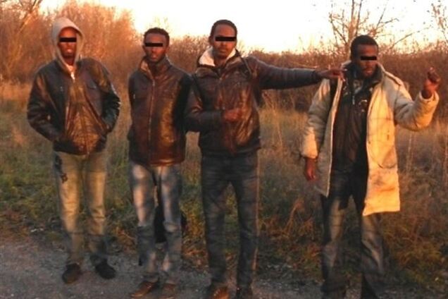 На границе с Россией украинские пограничники задержали сомалийцев