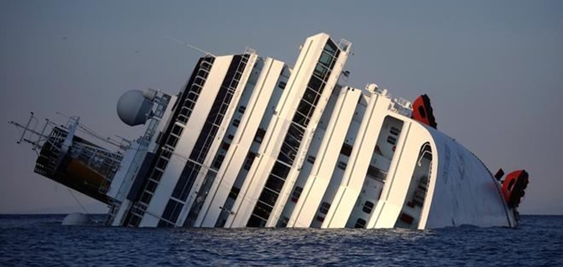 У момент катастрофи Costa Concordia член екіпажу виніс з сейфів судна 1,3 млн євро