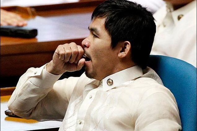 Знаменитому боксеру Пакьяо заморозили банковские счета