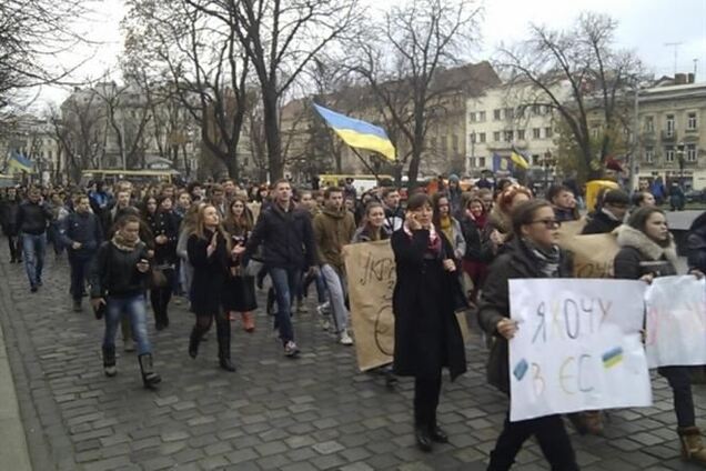 Табачник призвал студентов не поддаваться на провокации