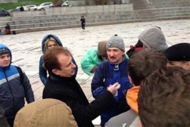 Глава КГГА пообещал Евромайдану бочки для костров и туалеты