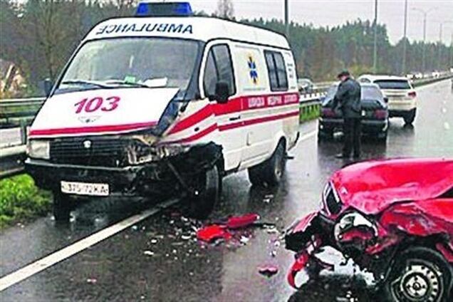 В Киеве скорая с ребенком попала в ДТП