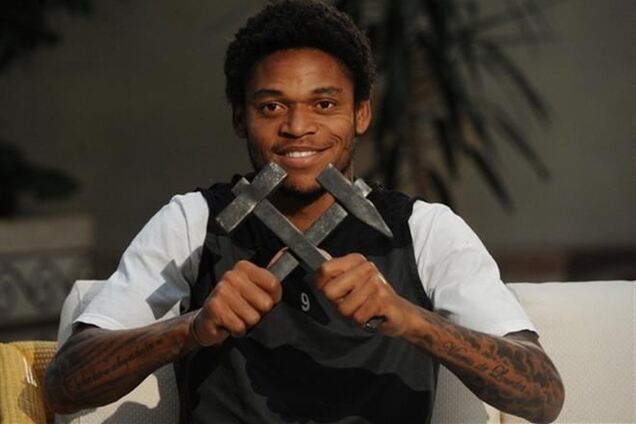 Адриано назвал главную задачу на матч с 'Реал Сосьедадом'