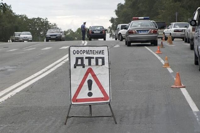 Во Львове иномарка въехала в автобус