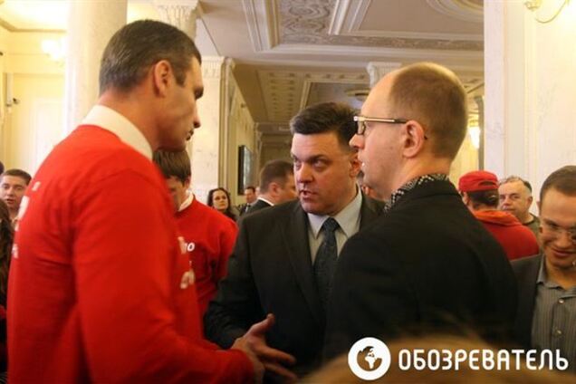 Яценюк, Кличко и Тягнибок поедут в Вильнюс