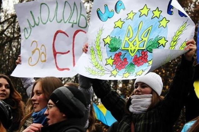 Евромайдан хочет соединиться с ЕС живой цепью