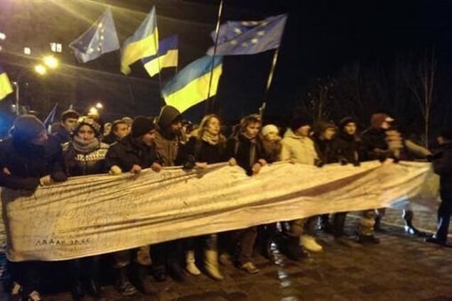 Студенты надеются, что Янукович прочтет письмо перед вылетом в Вильнюс