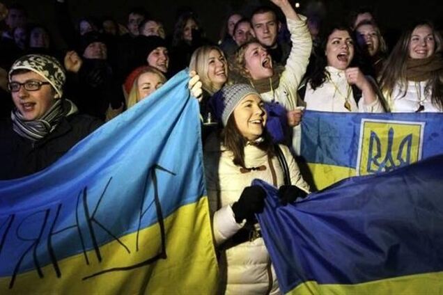 На Евромайдан во Львове пришли около 15 тысяч митингующих