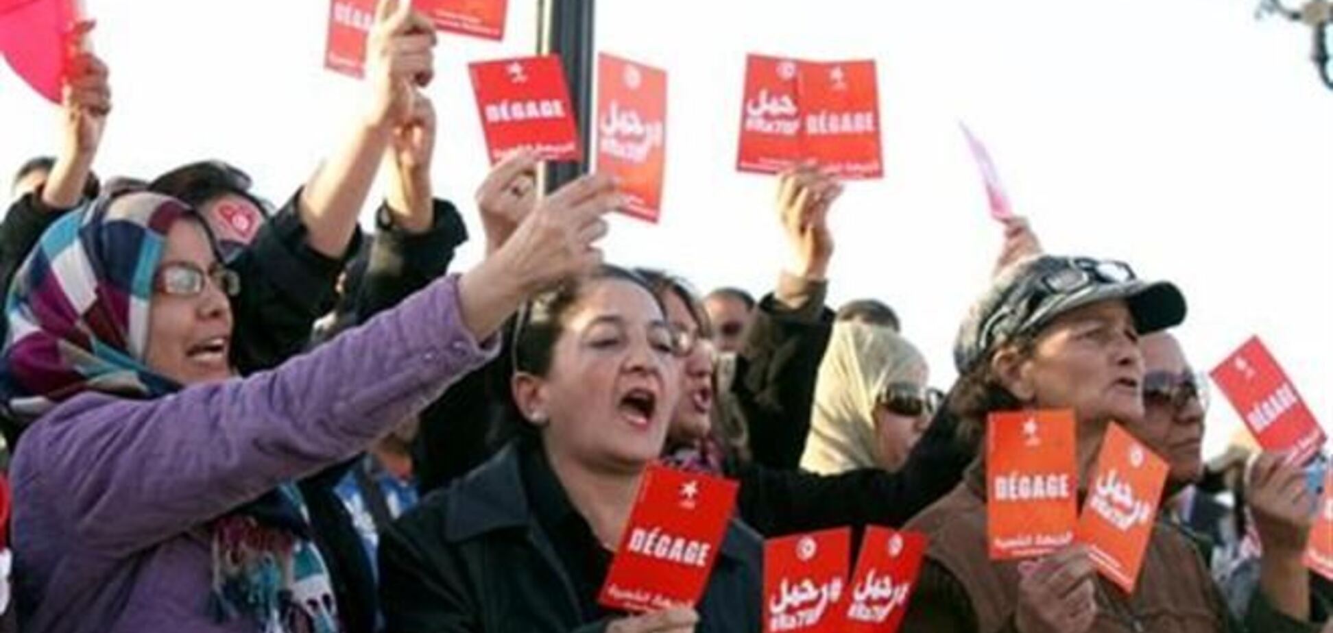 Акции протеста в Тунисе переросли в массовые беспорядки