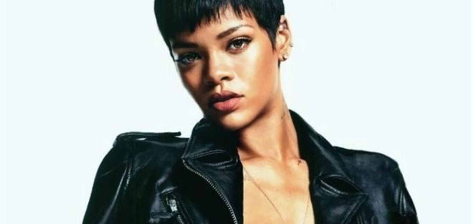 Рианна пожертвовала 100 000 долларов пострадавшим от супертайфуна 'Хаян'