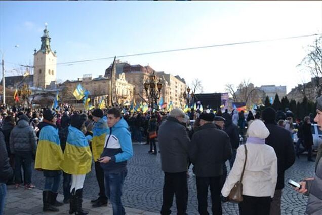 На львовском Евромайдане задержали студента с пистолетом
