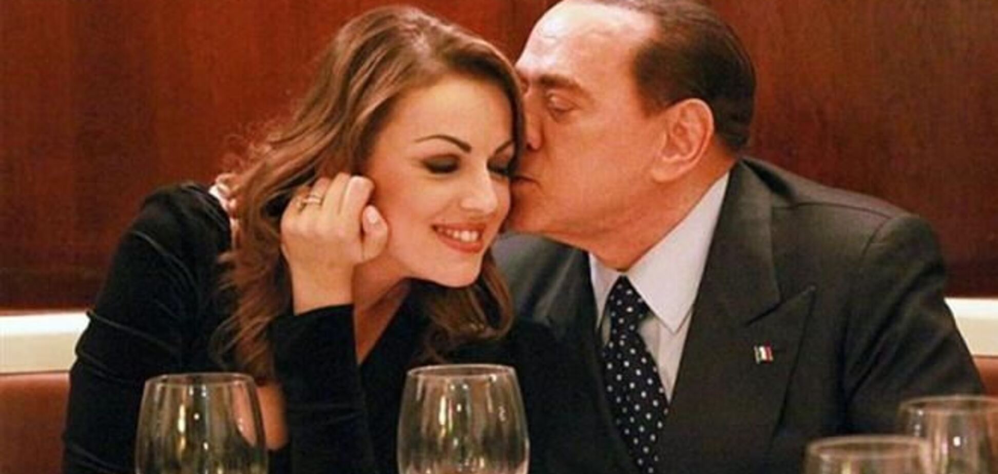 Берлускони тайно женился в третий раз: избранница моложе его на 49 лет