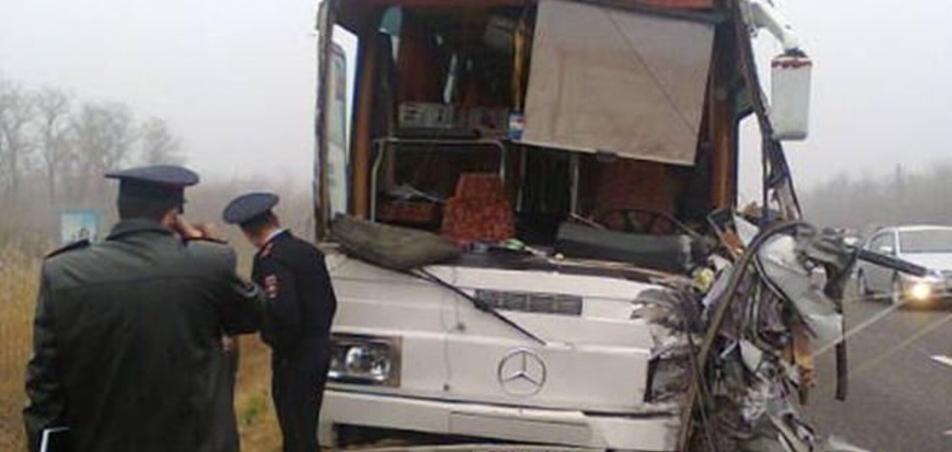 В России авто с украинскими номерами столкнулось с автобусом с детьми: 4 погибших