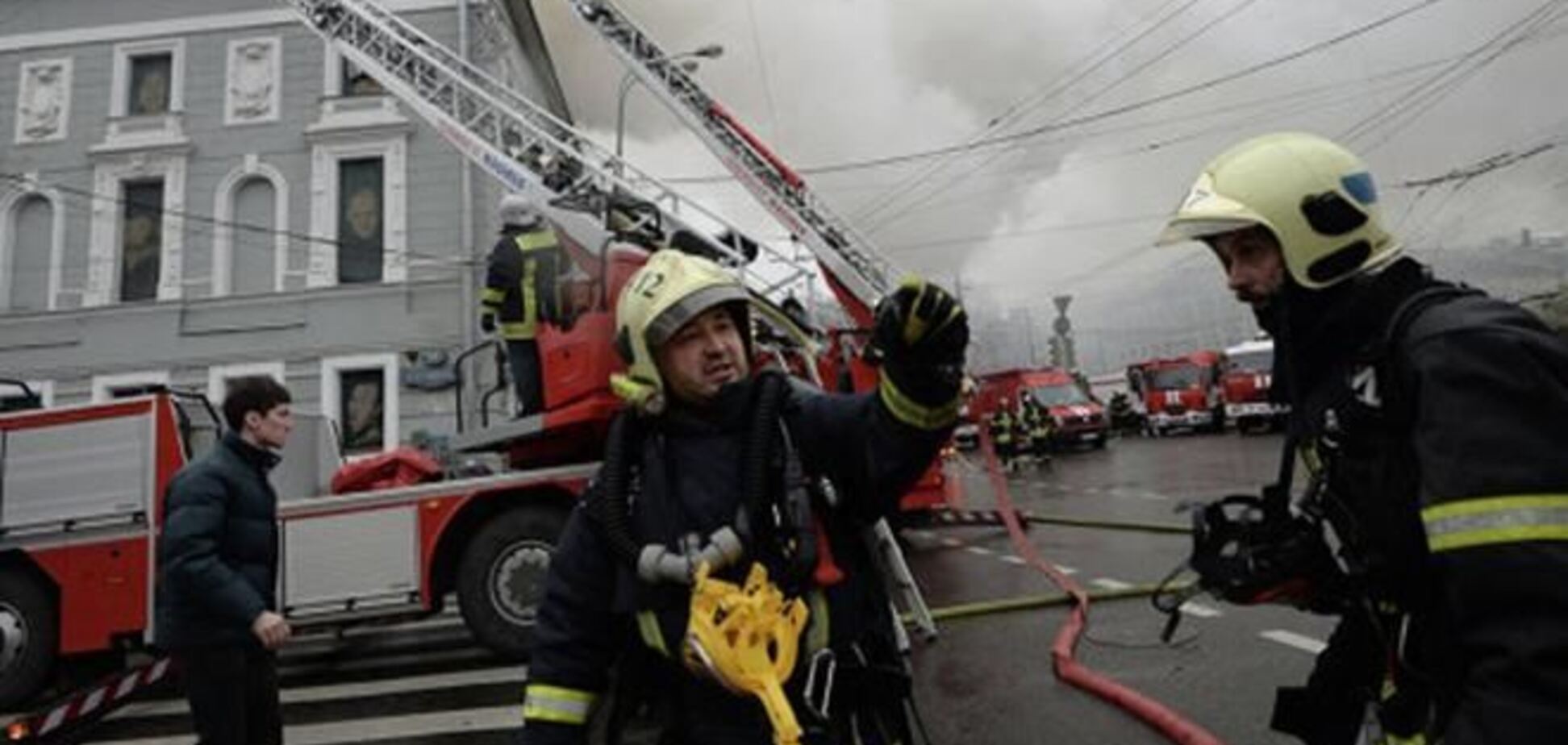 Пожар в театре в центре Москвы удалось потушить