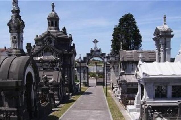 Испанская прогулка по кладбищам 