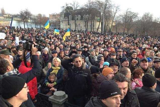 Евромайдан: на Михайловскую площадь вышло уже более 15 тысяч человек