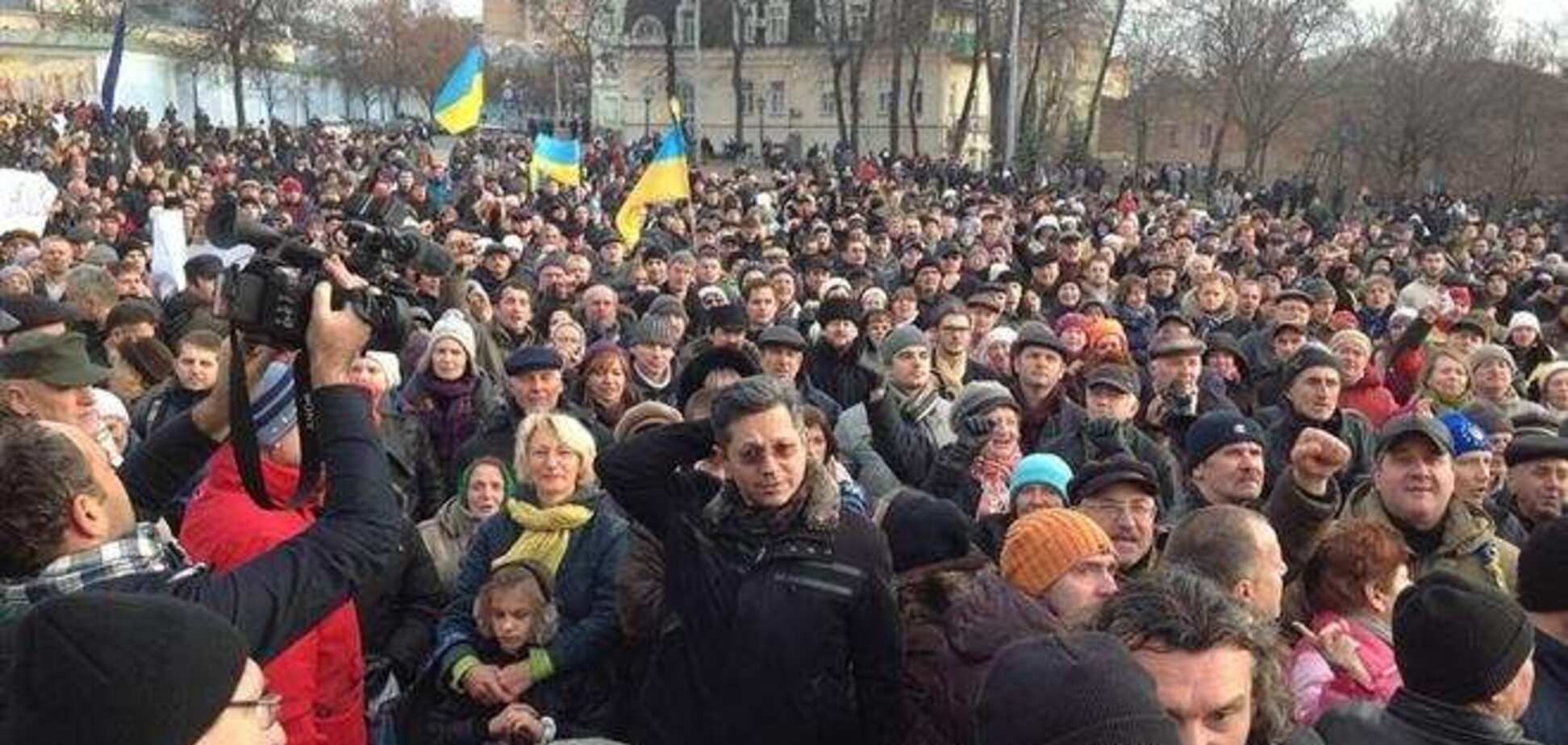 Евромайдан: на Михайловскую площадь вышло уже более 15 тысяч человек