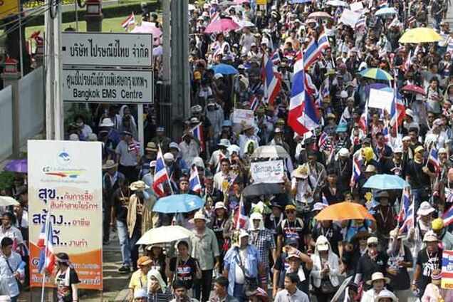 В Таиланде митингующие отрезали госучреждения от Интернета