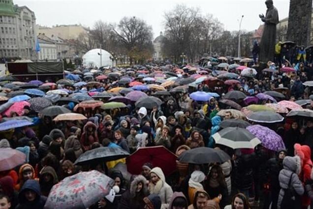 Во Львове опасаются, что региональный Евромайдан будет прикрыт 'Беркутом' до вечера