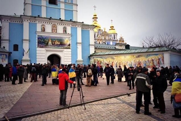 Евромайдан перебрался на Михайловскую площадь
