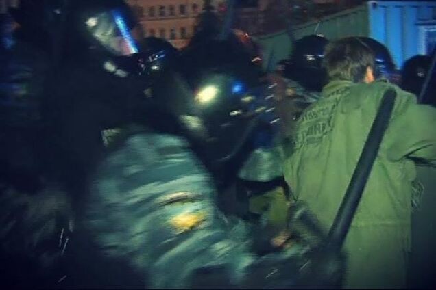 'Беркут' жестоко разогнал Евромайдан