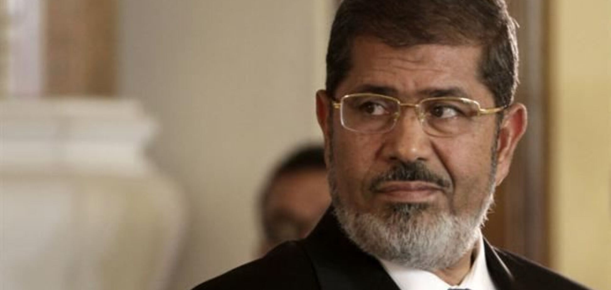 Экс-президента Египта Мурси доставили в суд на вертолете