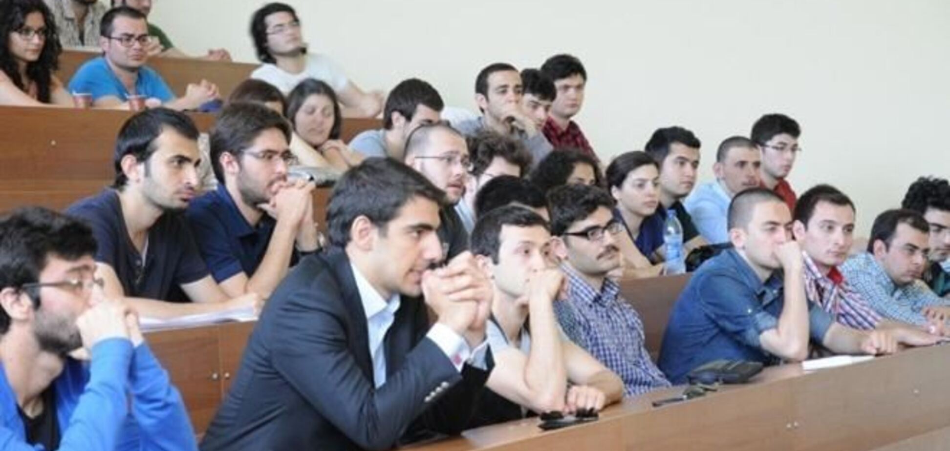 У Туреччині студентські гуртожитки розділять на чоловічі і жіночі