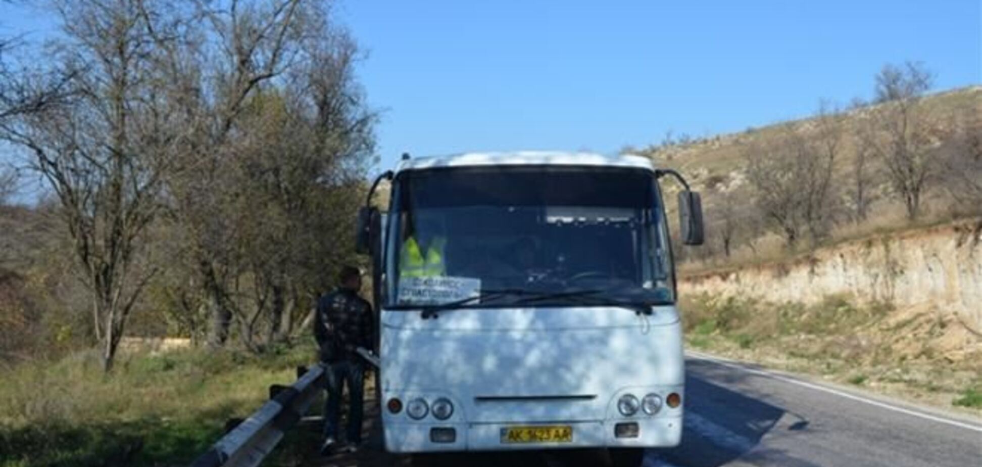 В Севастополе на ходу вспыхнул автобус с 20 пассажирами