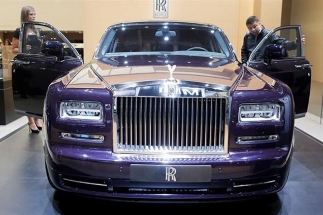 В Дубае представили Rolls-Royce Phantom в бриллиантах