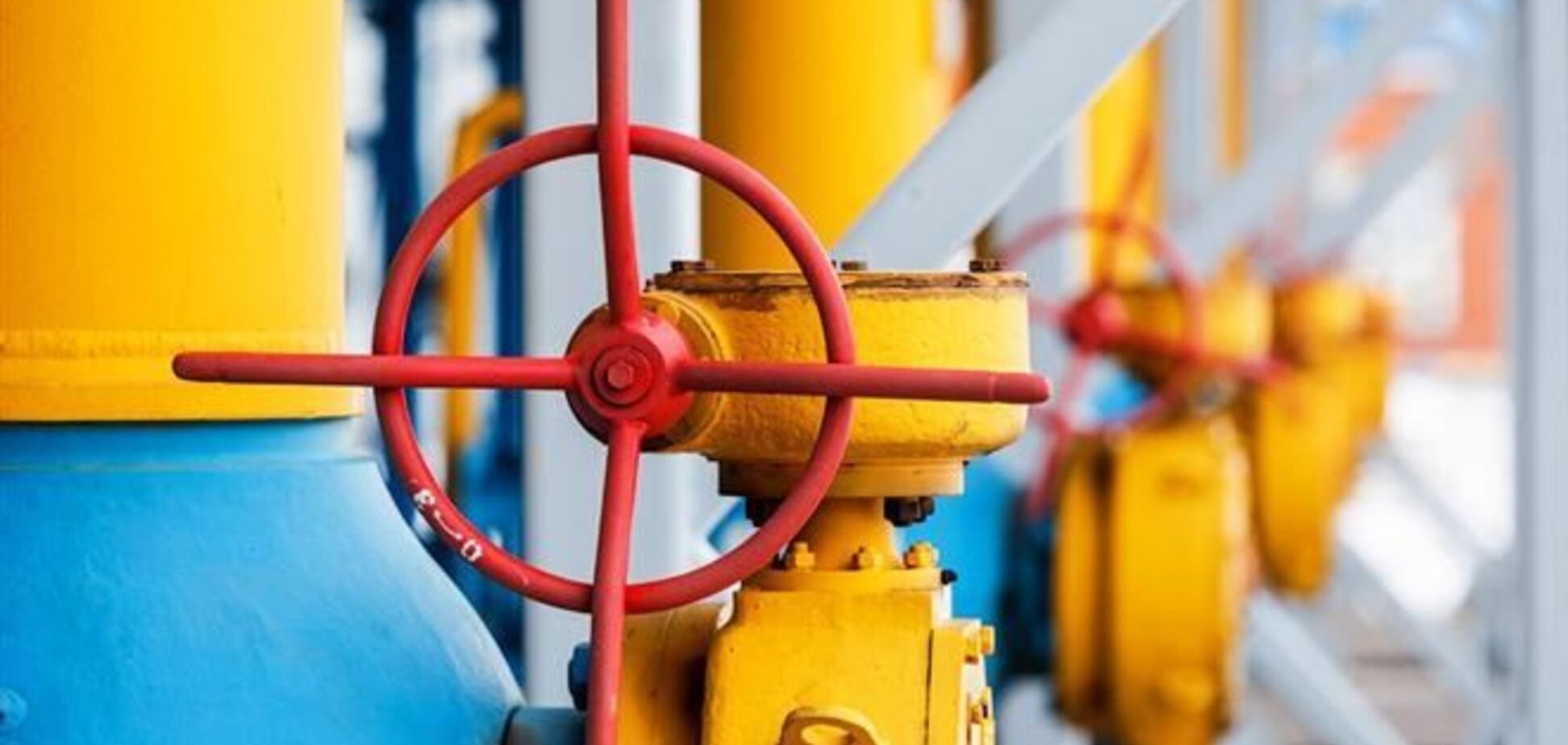 Украина вчетверо сократила закупки газа у 'Газпрома'