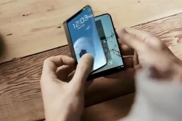 Samsung анонсировала смартфоны со 'складным' экраном