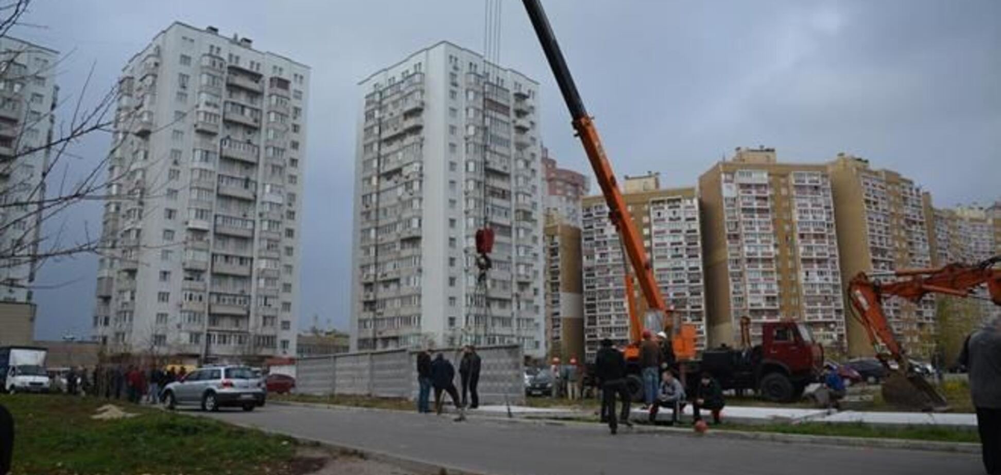 На Осокорках из-за строителей пропала телефонная связь