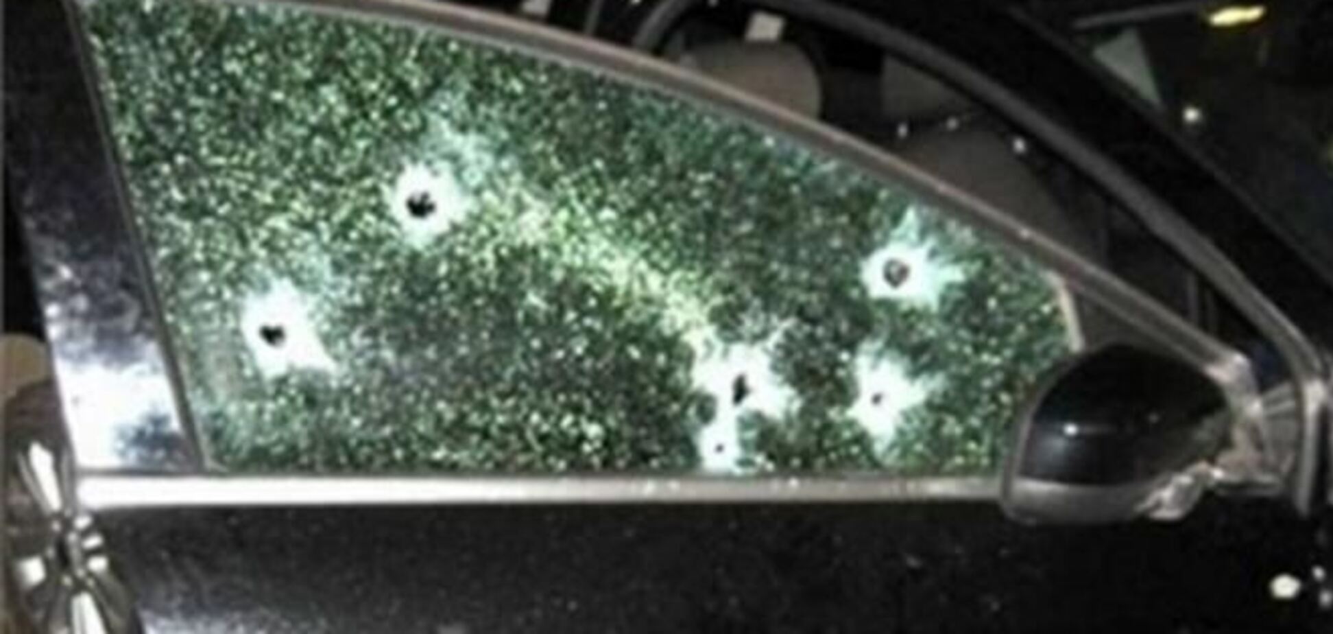 В Тернополе обстреляли машину с людьми