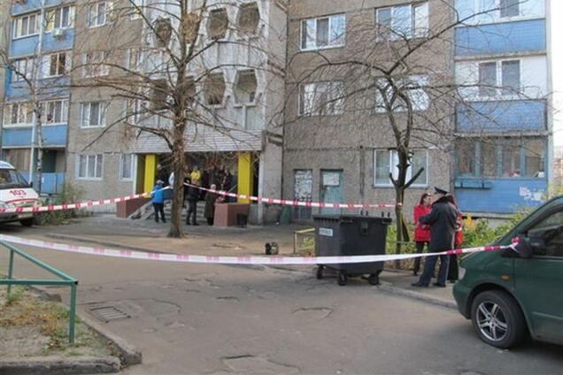 На Троещине в мусорник выбросили мертвого младенца