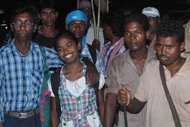 В Индии девочка попросила слонов уйти из города