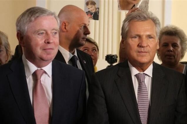 Кокс и Квасьневский молча покинули больницу Тимошенко