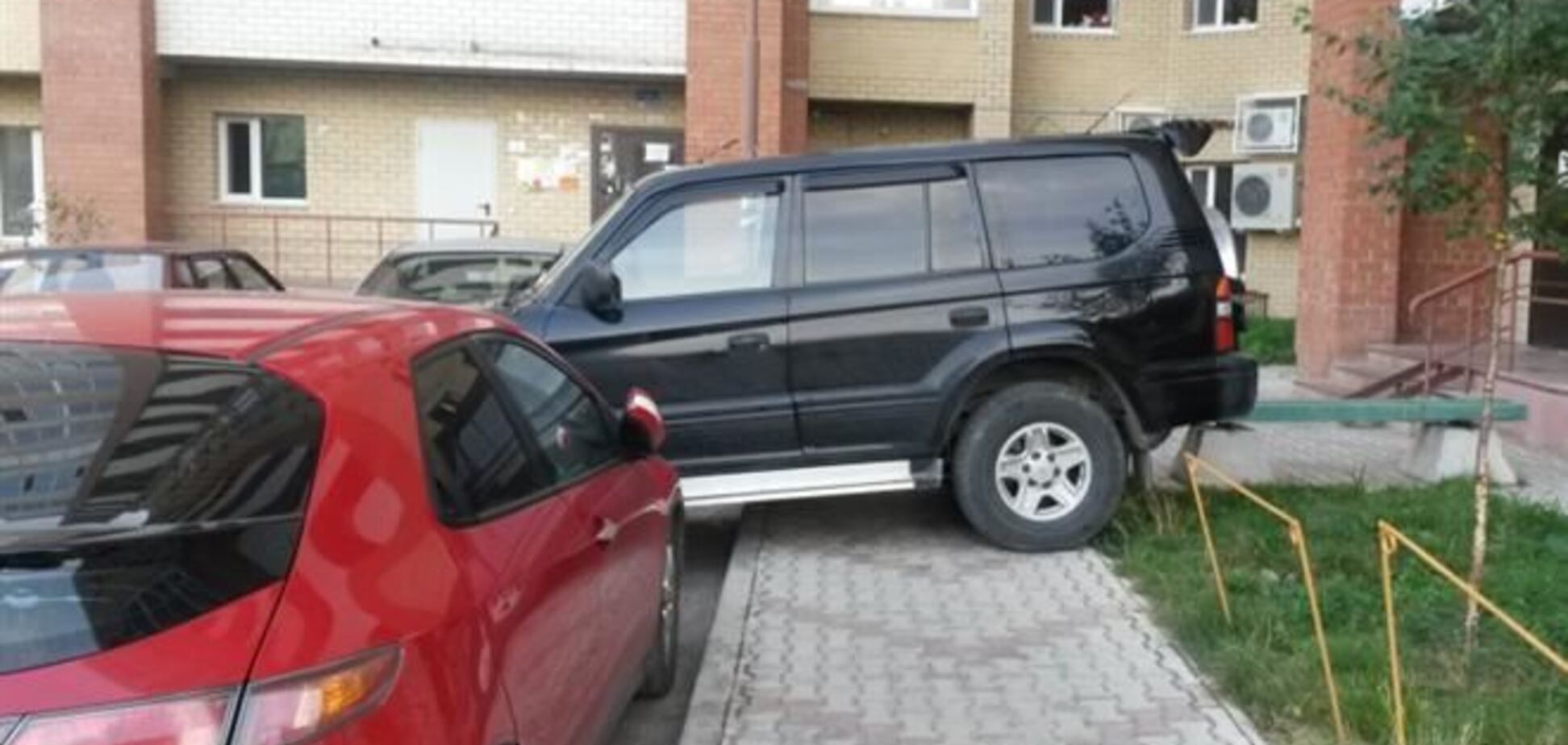 В Тернополе за хамскую парковку обещают резать шины
