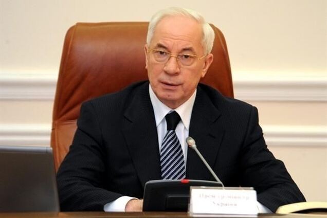 Азаров поинтересовался, кто ответит 'за истерику вокруг этой Юли'