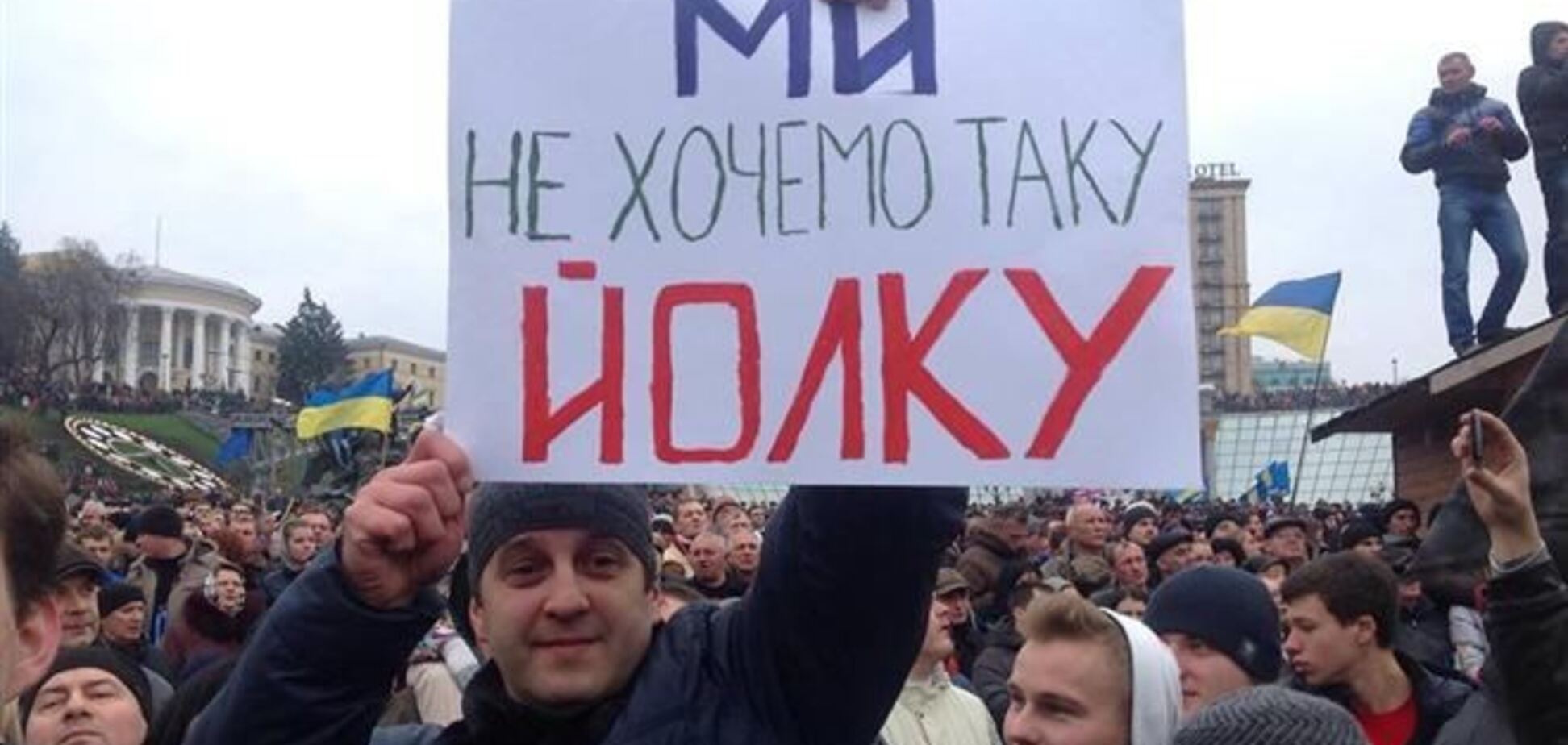 К Администрации Президента подвезли водометы