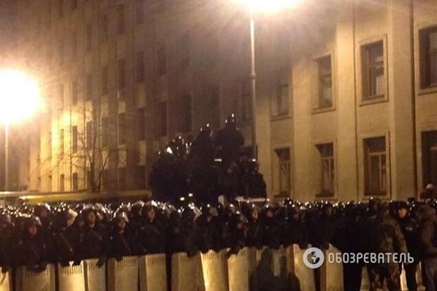 После столкновений возле АП госпитализированы 35 милиционеров – МВД