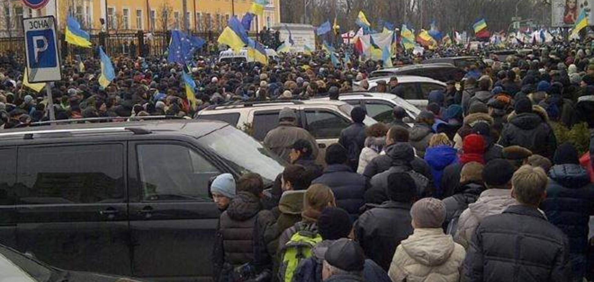 На Майдан направляются люди с битами и 'коктейлями Молотова' - СМИ