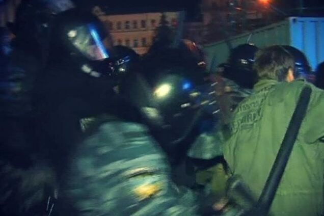 Во время разгона Евромайдана 'Беркут' избил нардепа из УДАРА