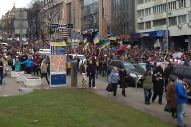 Митингующие захватили Дом профсоюзов и организуют там медпункт