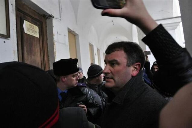 ВО 'Свобода' заявляє, що 'беркутівці' жорстоко побили депутата Андрія Міщенка