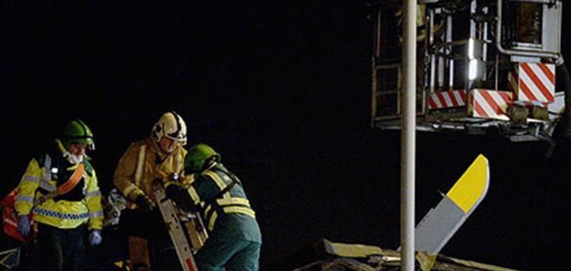 В Шотландии вертолет упал на зрителей концерта: шестеро погибших, 32 пострадавших