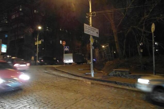 Недалеко от здания Кабмина заметили водомет
